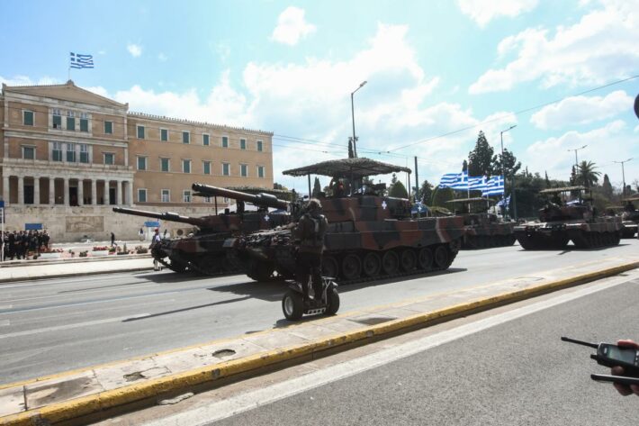Τα νέα οπλικά συστήματα που έκλεψαν την παράσταση στη σημερινή παρέλαση (Εντυπωσιακές Εικόνες)