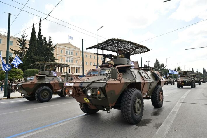 Τα νέα οπλικά συστήματα που έκλεψαν την παράσταση στη σημερινή παρέλαση (Εντυπωσιακές Εικόνες)