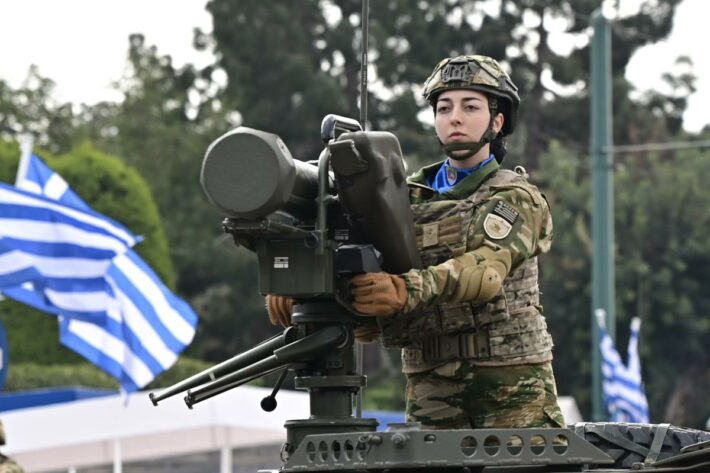 Τα νέα οπλικά συστήματα που έκλεψαν την παράσταση στη σημερινή παρέλαση (Εντυπωσιακές Εικόνες)