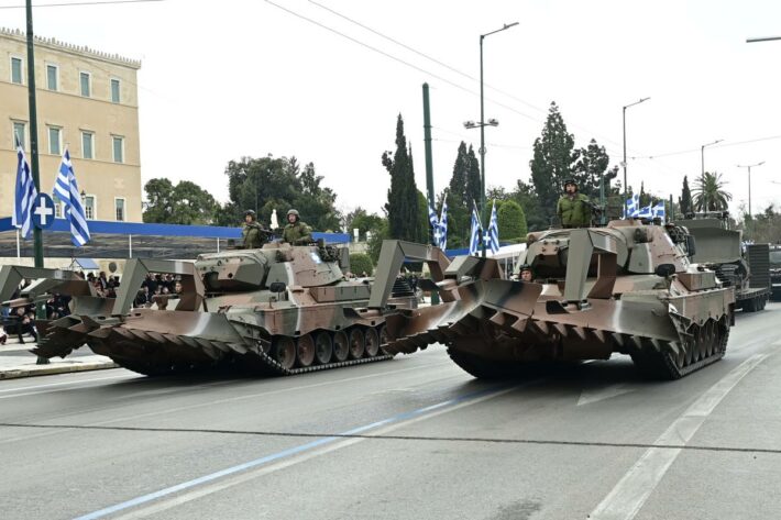 Τα νέα οπλικά συστήματα που έκλεψαν την παράσταση στη σημερινή παρέλαση (Εντυπωσιακές Εικόνες)