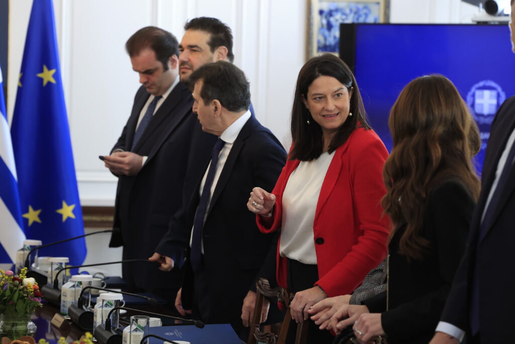 Αύριο η νέα αύξηση του κατώτατου μισθού