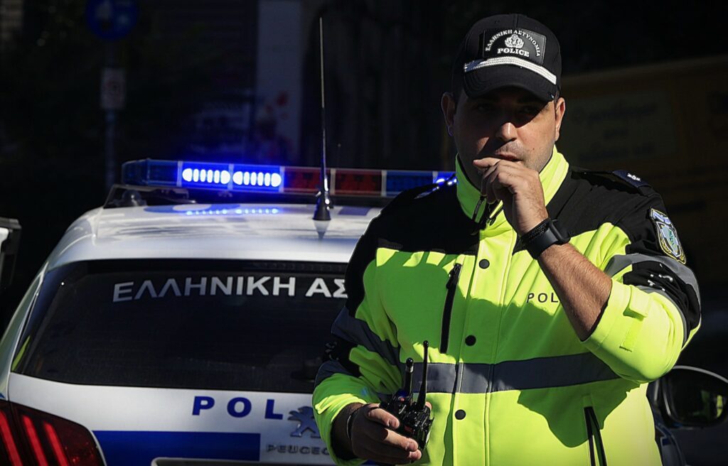 Τρίκαλα: Έκαναν αλκοτέστ σε πλήρωμα περιπολικού την 25η Μαρτίου!