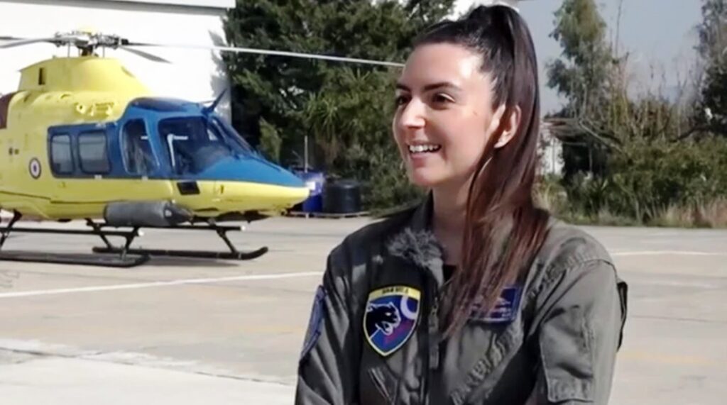  «Ο ουρανός δεν ανήκει σε κανένα φύλο»: Η εξομολόγηση γυναίκας-πιλότου που στέλνει μήνυμα σε κάθε νέα κοπέλα