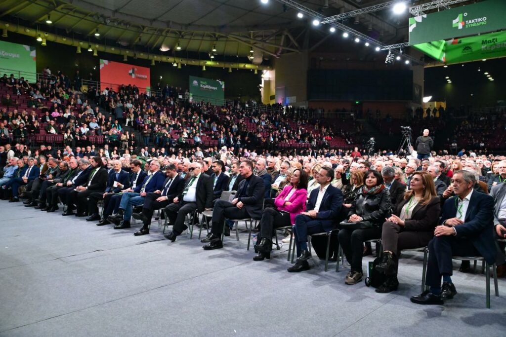 Συνέδριο ΠΑΣΟΚ: Οι κερδισμένοι, τα νέα δεδομένα και η νίκη με μια ψήφο