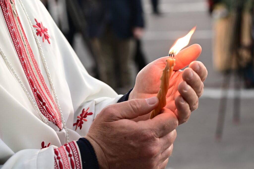 Με συμβολικό χαρακτήρα, θα πραγματοποιηθεί η Τελετή Αφής του Αγίου Φωτός για το Πάσχα των Καθολικών