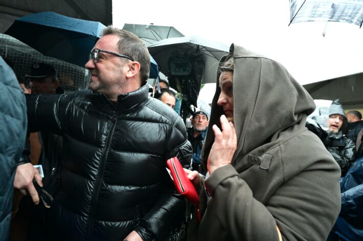 Δίκη των Τεμπών: Μεγάλη ένταση και διαμαρτυρίες από Καρυστιανού, Κωνσταντοπούλου και Πάνο Ρούτσι