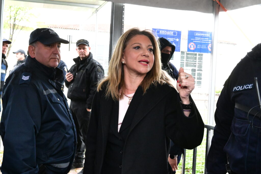 Δίκη των Τεμπών: Μεγάλη ένταση και διαμαρτυρίες από Καρυστιανού, Κωνσταντοπούλου και Πάνο Ρούτσι