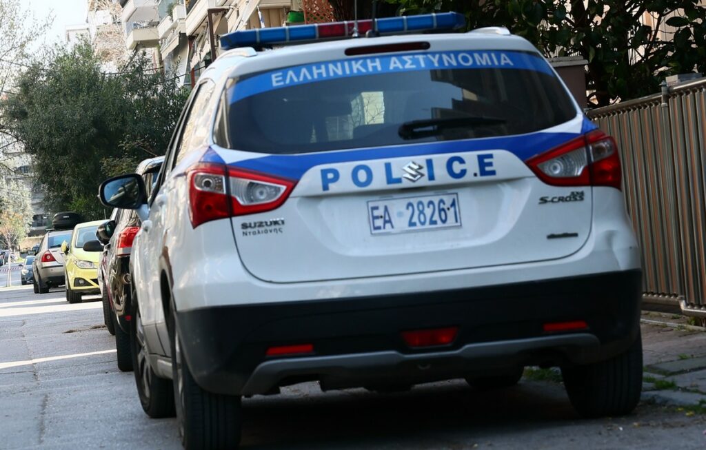 Πάτρα: Αναστάτωση με ημίγυμνο άνδρα - Συνελήφθη από την αστυνομία