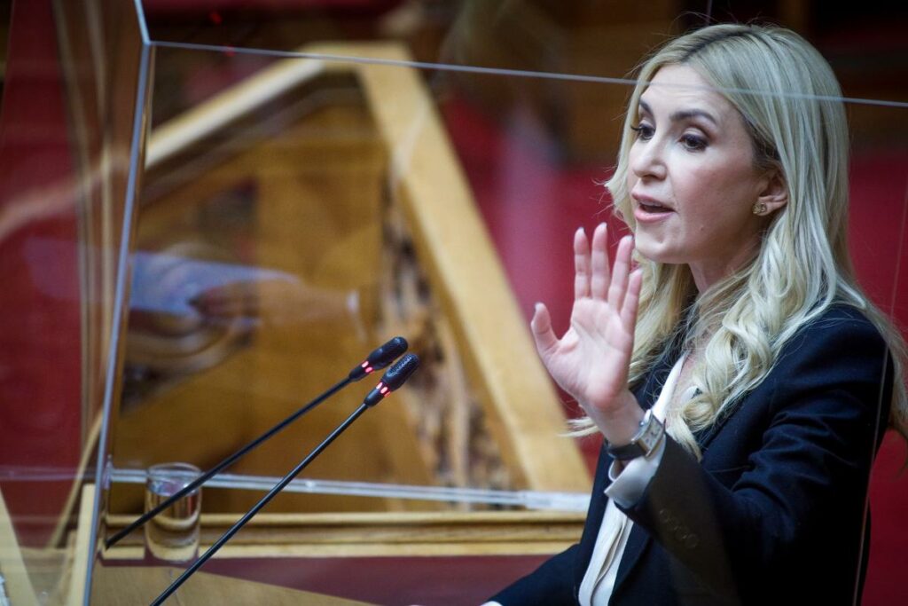 Στην αντεπίθεση η Φωτεινή Αραμπατζή για ΟΠΕΚΕΠΕ: Θέτω τον εαυτό μου στη διάθεση της Βουλής - Οι κατηγορίες είναι αβάσιμες