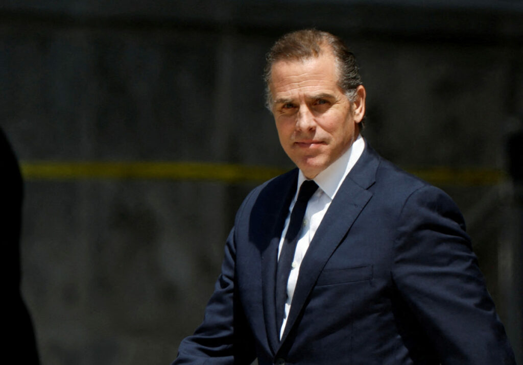 Ο γιος του Μπάιντεν προκάλεσε τους γιους του Τραμπ σε αγώνα πάλης σε κλουβί