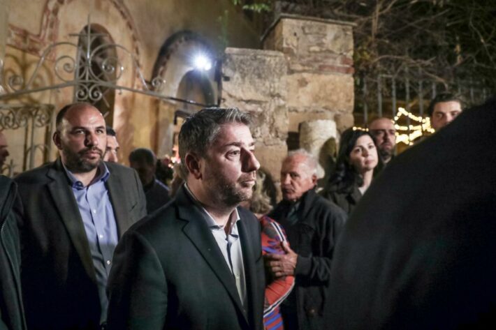 Ο Νίκος Ανδρουλάκης στην Ανάσταση της Μητρόπολης Αθηνών – Μήνυμα με αιχμές για διαφθορά και θεσμούς
