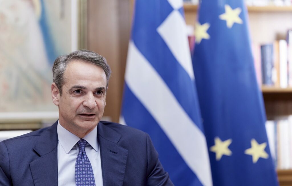 Πασχαλινό τραπέζι: Πόσες θερμίδες έχουν τα εδέσματα