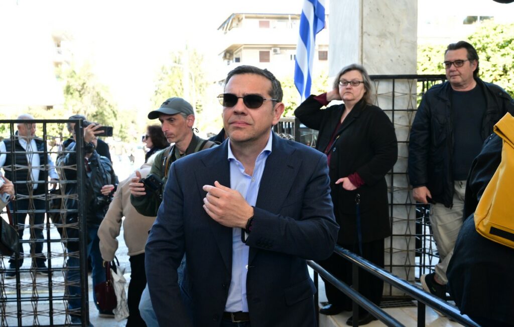 Πασχαλινό τραπέζι: Πόσες θερμίδες έχουν τα εδέσματα