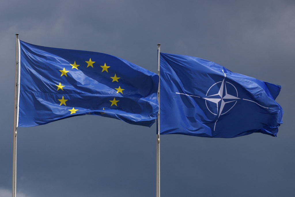 Το ΝΑΤΟ δεν στηρίζει τον αποκλεισμό των Στενών του Ορμούζ από τις ΗΠΑ - Ετοιμάζουν άλλη αποστολή Γαλλία και Βρετανία