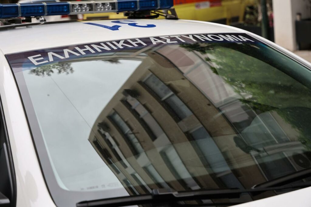 Την χτύπησαν και την εγκατέλειψαν - Τρεις συλλήψεις για τη φρίκη στη Λιοσίων