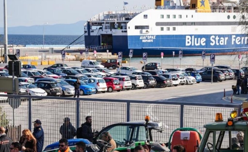 Άνοιξε το λιμάνι της Μυτιλήνης - Τέλος στο «μπλόκο» των κτηνοτρόφων