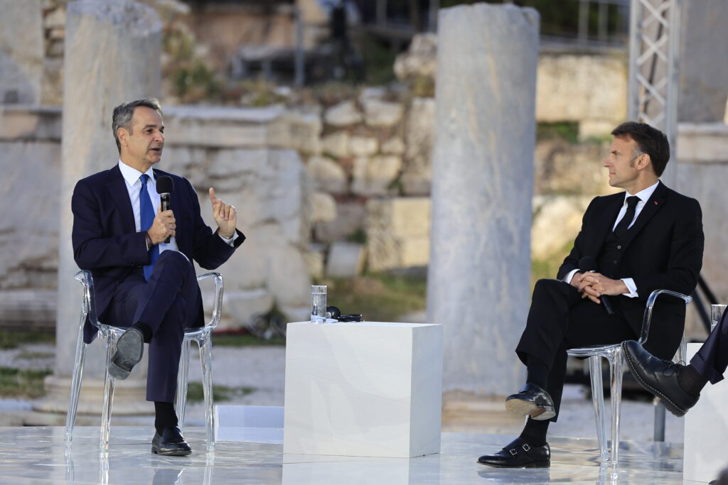 Στην Αθήνα ο Εμανουέλ Μακρόν και κατευθείαν στη Ρωμαϊκή Αγορά - Όλη η συζήτηση με τον Κυριάκο Μητσοτάκη (Βίντεο)
