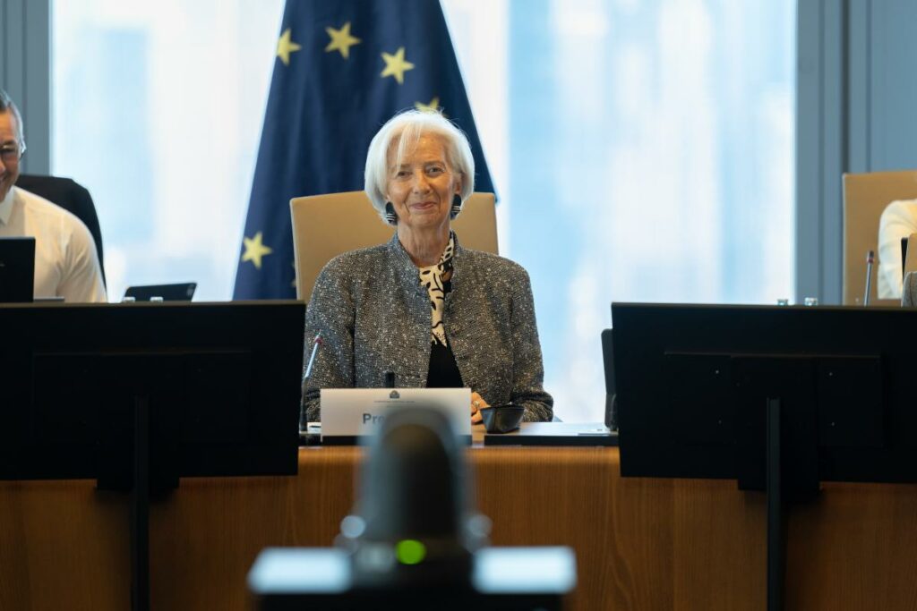 Η ΕΚΤ «παγώνει» τα επιτόκια – Τι δείχνουν πληθωρισμός και ανάπτυξη πριν την κρίσιμη απόφαση της Πέμπτης