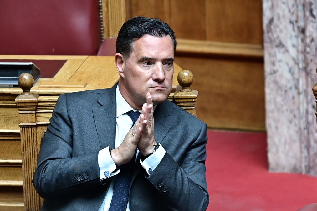 Ηχηρό άδειασμα στον Άδωνι Γεωργιάδη - Τον βάζουν στη γωνία