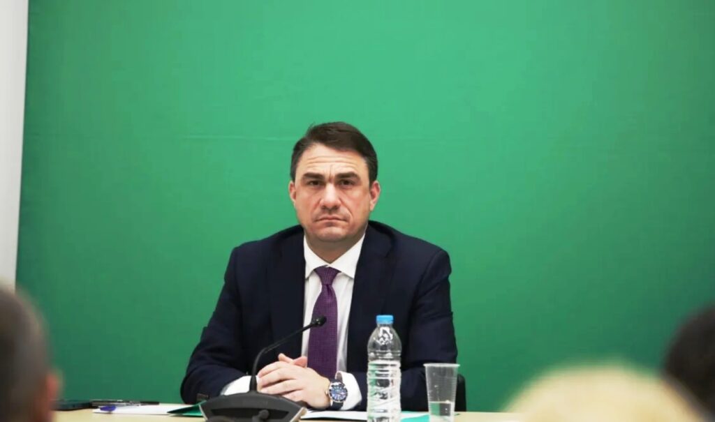 Πολιτική «βόμβα» για τις υποκλοπές: Το ΠΑΣΟΚ στήνει εξεταστική και καλεί κορυφαίους υπουργούς