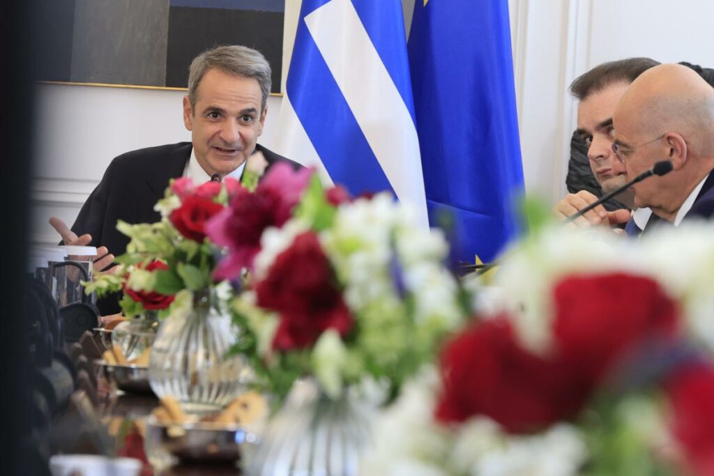 Μητσοτάκης από υπουργικό: «Άλλες οι υποχρεώσεις της κυβέρνησης, άλλες της Βουλής» - Τι είπε για τους βουλευτές