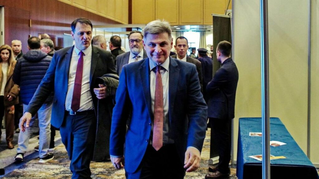 Ανακοινώθηκε μεταγραφή: Επίσημα στο ΠΑΣΟΚ ο Νικόλας Φαραντούρης
