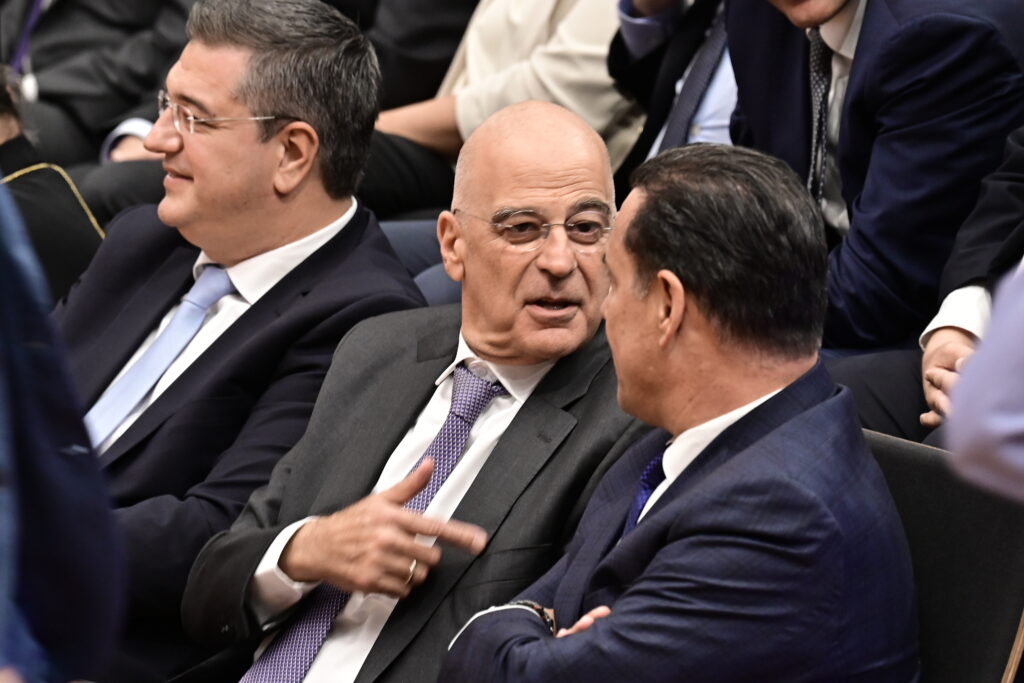 Κόντρα Άδωνι - Δένδια: Τα εσωκομματικά πυρά και το... «σημασία έχει ποιος το λέει»