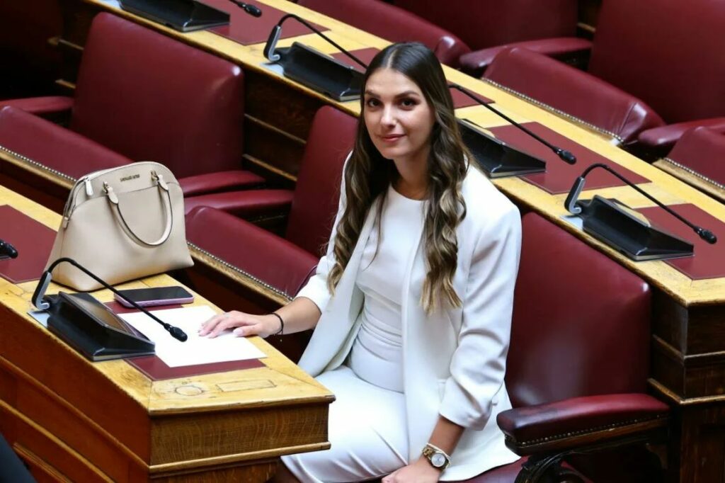 Βουλευτική θητεία εξπρές: Παραιτήθηκε η Κοροβέση - Οδεύει στο νέο της «σπίτι»