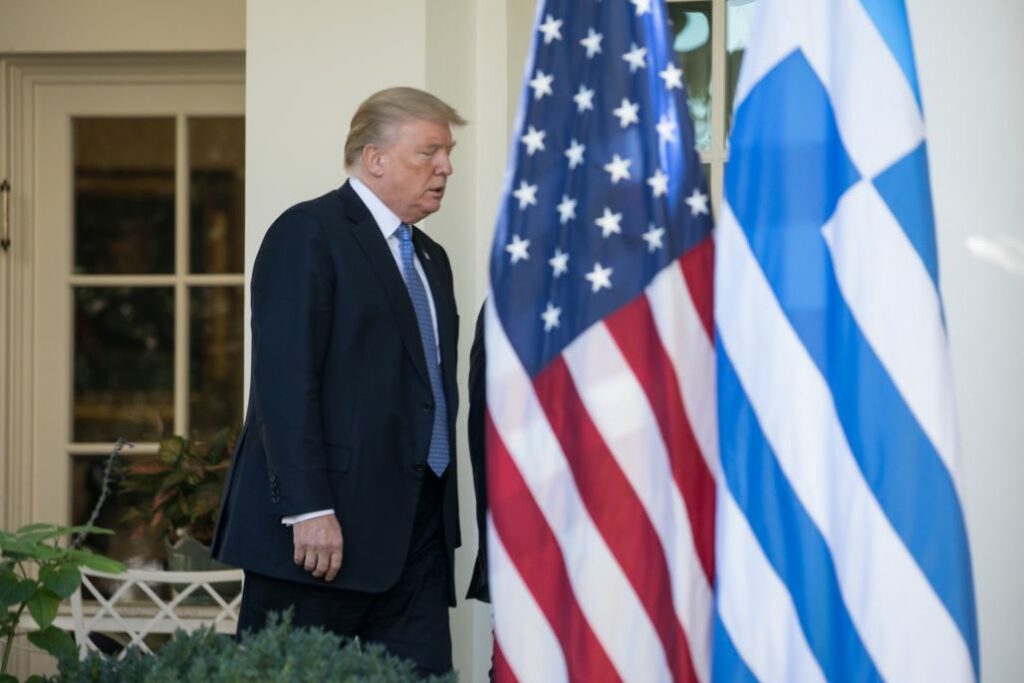 Έγινε πρώτο θέμα παγκοσμίως: Η ανάρτηση του Ντόναλντ Τραμπ για τον Έλληνα υπουργό