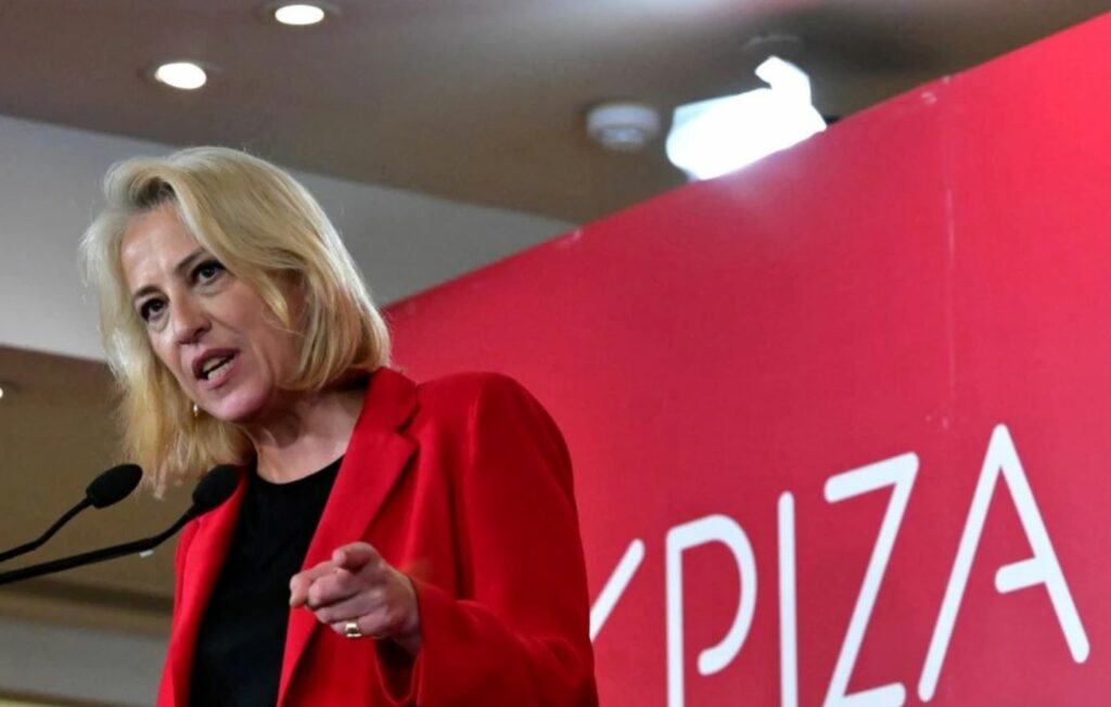 Η Δούρου ξεμπρόστιασε τον Άδωνι: Η αποκάλυψη - ντροπή για το Αττικόν